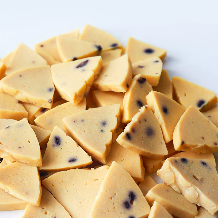 Petio Berry Cheese Triangles Dog Training Treats - Blueberry