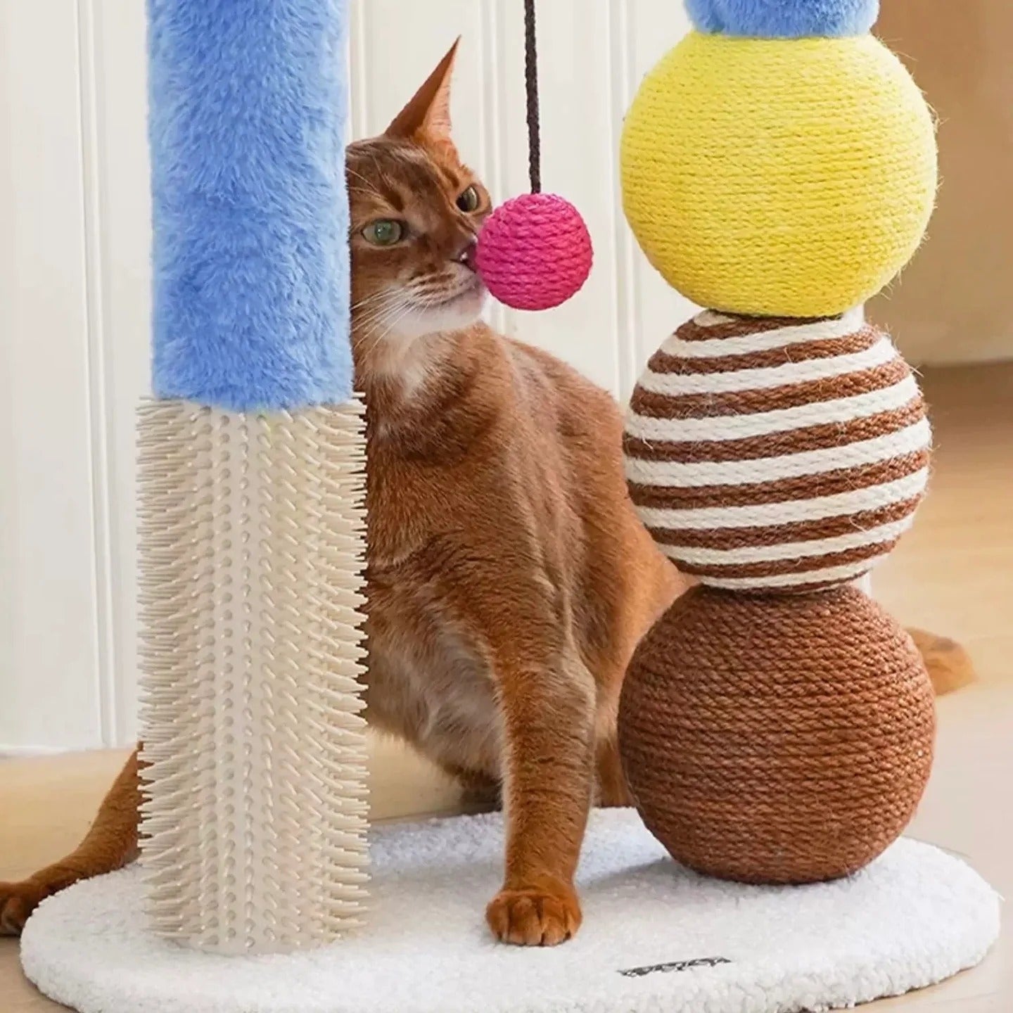 Zeze BoBo Ball Multi-Functional Cat Scratcher