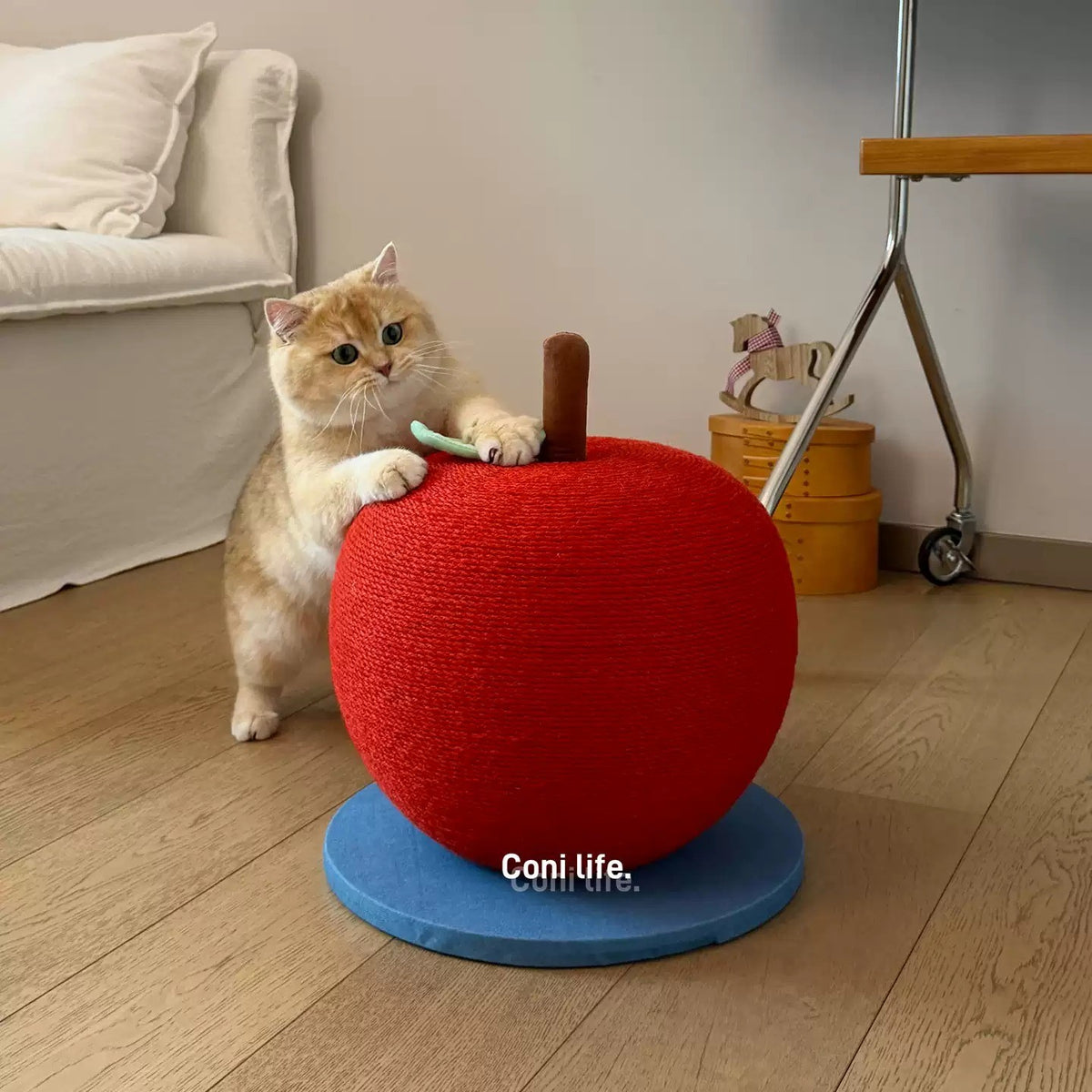 Miao Xiaoyuan - Apple Sisal Cat Scratcher with Plush Kitty