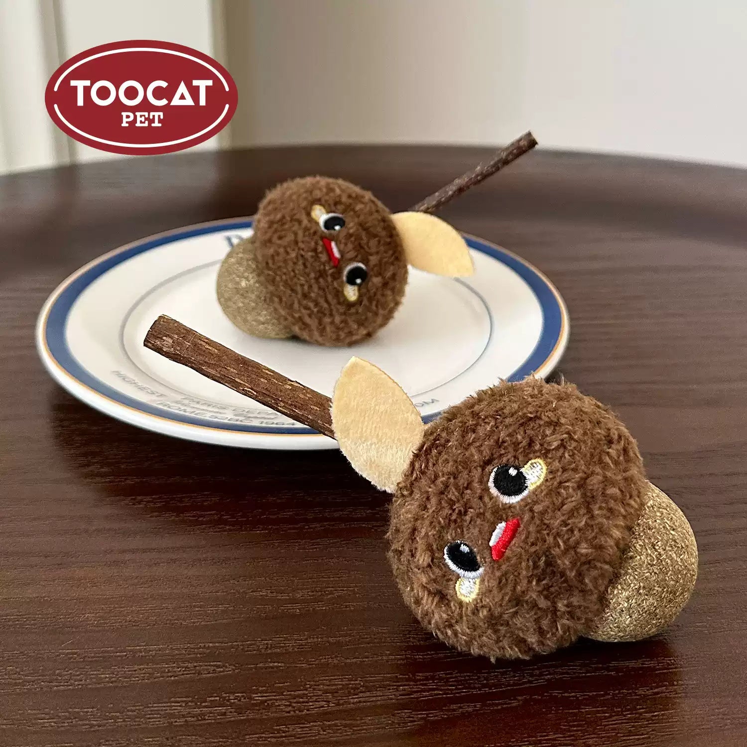 TOOCAT Hazelnut Shaped Cat Chew Toy with Matatabi Stick